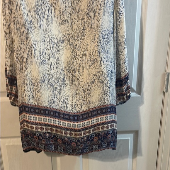 Chic Blue and Cream Women's Blouse - Picture 6 of 8